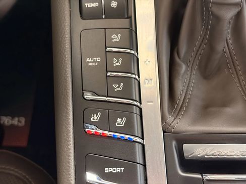 Used 2017 Porsche Macan Sport Edition image 30