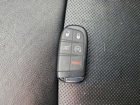 Used 2018 Jeep Compass Limited w/ Navigation Group AWD/4WD image 32