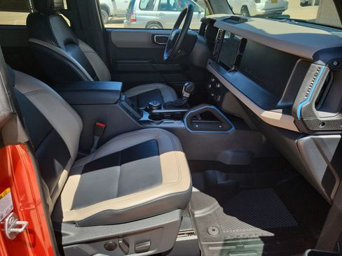 Used 2024 Ford Bronco Wildtrak AWD/4WD image 31