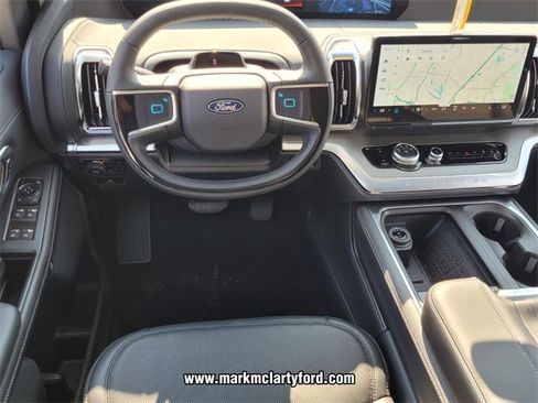 New 2025 Ford Expedition Platinum w/ Driver's Package image 7