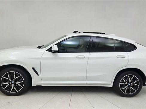 Used 2025 BMW X4 xDrive30i image 10