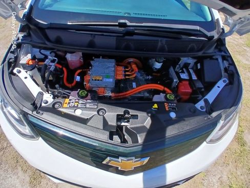 Used 2017 Chevrolet Bolt LT FWD image 23