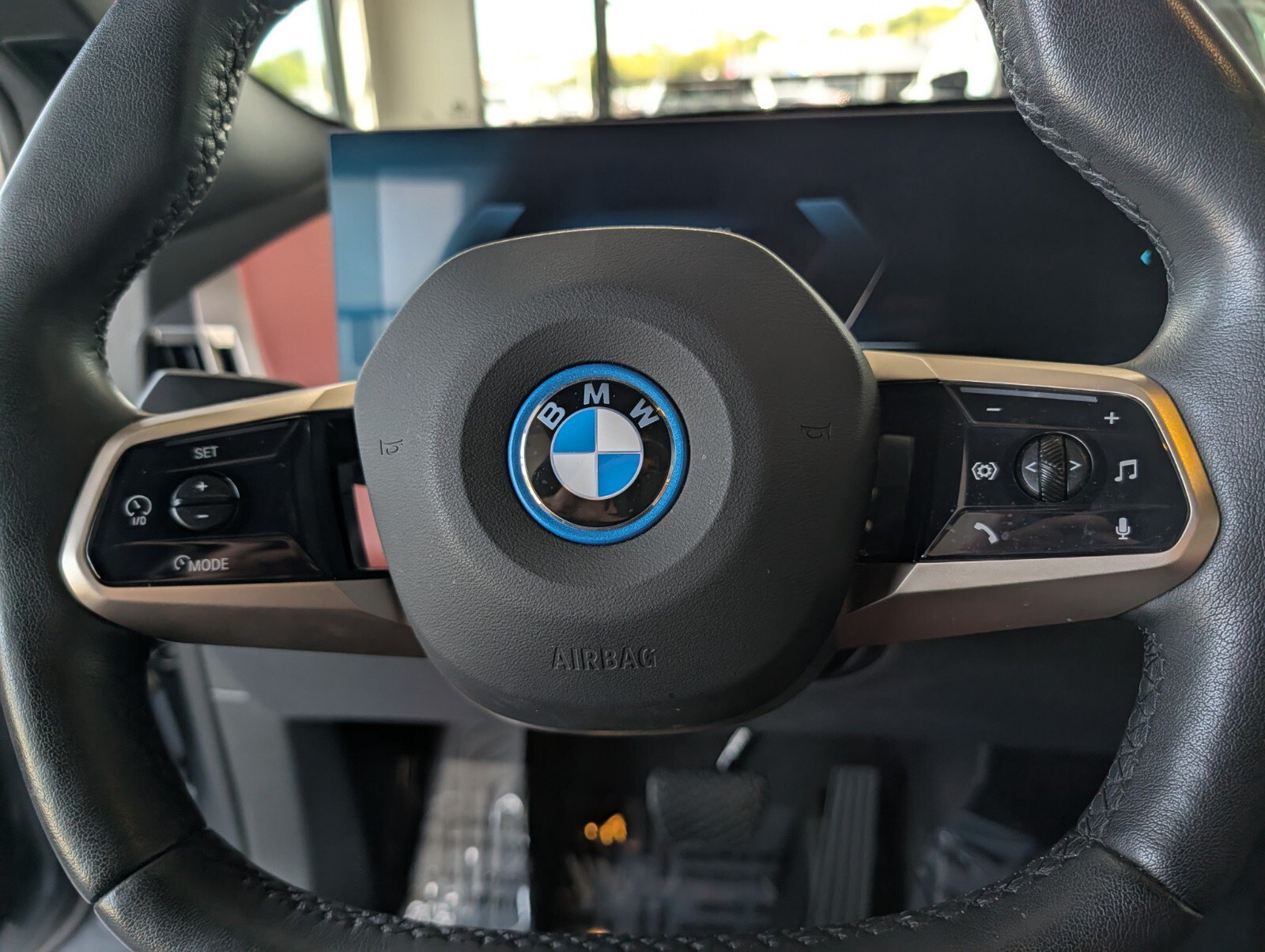 Used 2024 BMW iX xDrive50 AWD/4WD image 19