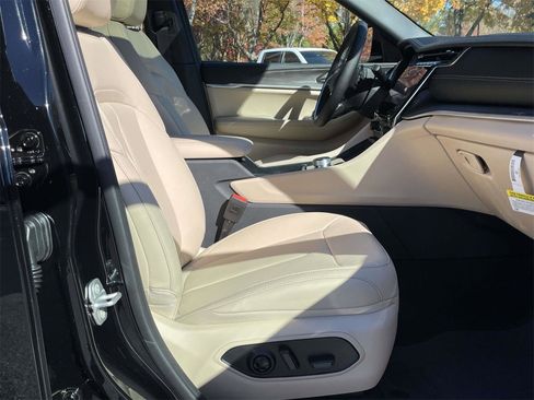 New 2025 Jeep Grand Cherokee L Limited image 72