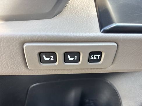 Used 2022 Lexus GX 460 Luxury w/ Off Road Package AWD/4WD image 22