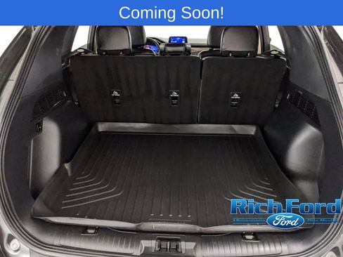 Used 2020 Ford Escape Titanium w/ Titanium Premium Package 2.0 AWD/4WD image 18