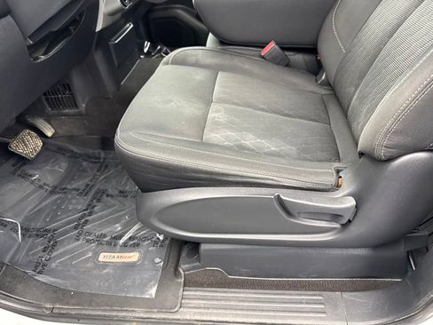 Used 2019 Nissan Titan SV AWD/4WD image 30