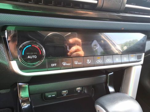Used 2022 Kia Seltos S FWD image 28