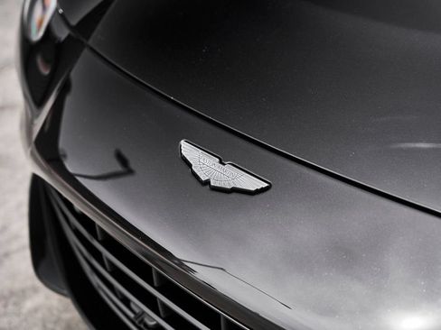 Used 2023 Aston Martin V8 Vantage Coupe RWD image 7