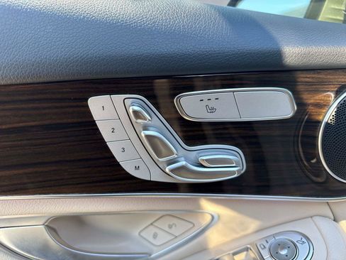 Used 2022 Mercedes-Benz GLC 300 image 22