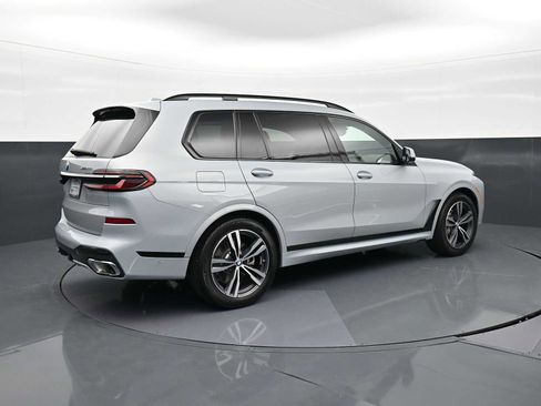 Used 2026 BMW X7 xDrive40i w/ Executive Package image 5
