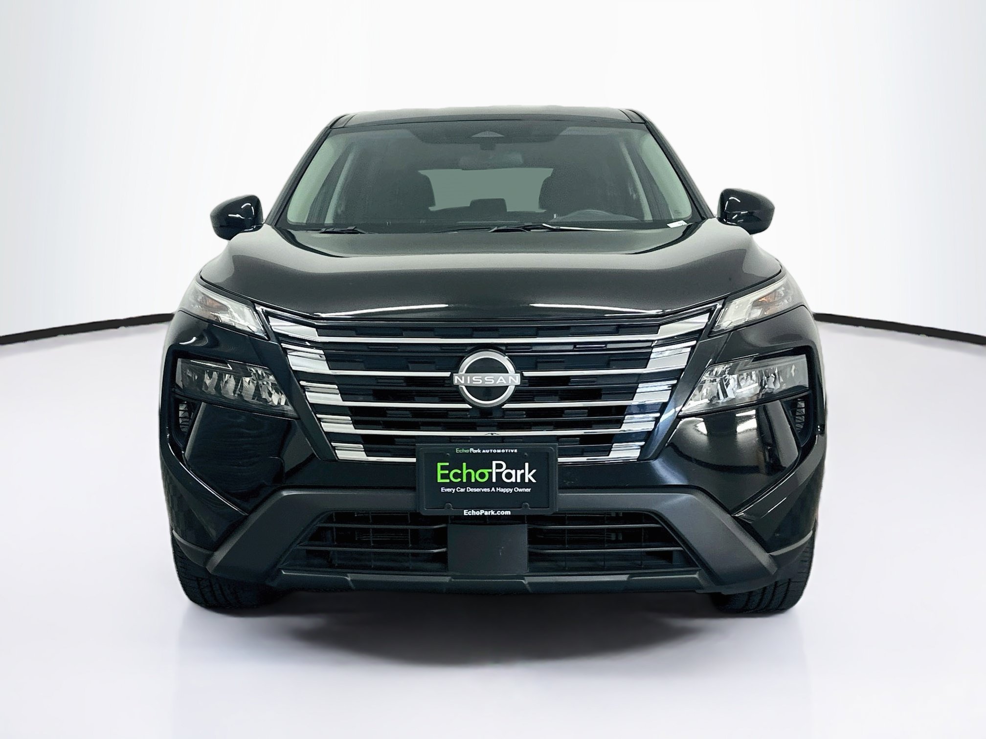 Used 2025 Nissan Rogue SV AWD/4WD image 2