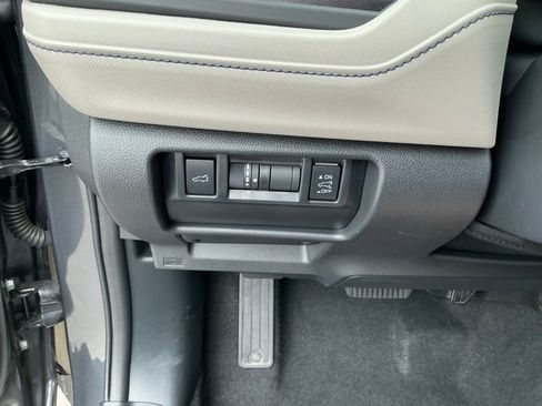 Used 2025 Subaru Forester Premium AWD/4WD image 20