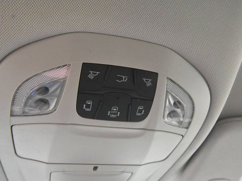 Used 2024 Chrysler Pacifica Touring-L FWD image 22