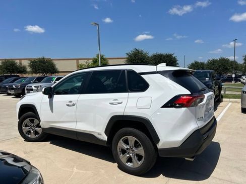 Used 2025 Toyota RAV4 XLE AWD/4WD image 7