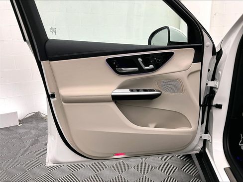 Certified 2024 Mercedes-Benz GLC 300 image 24