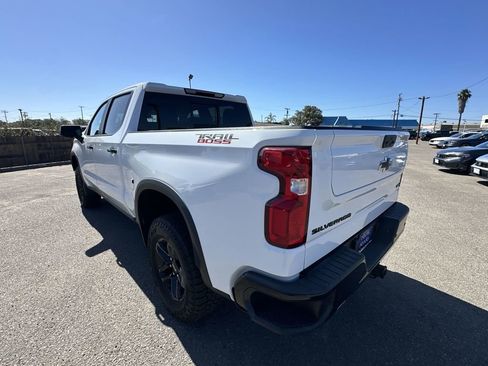 Used 2022 Chevrolet Silverado 1500 LT Trail Boss w/ Convenience Package II image 32