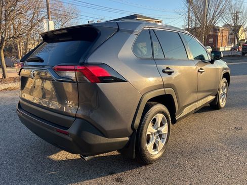 Used 2019 Toyota RAV4 XLE image 5