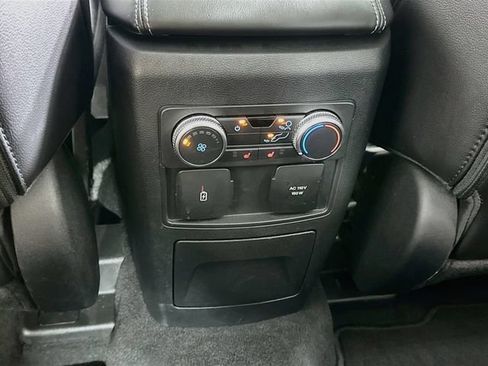 Used 2022 Ford Explorer Limited w/ Equipment Group 301A RWD image 13