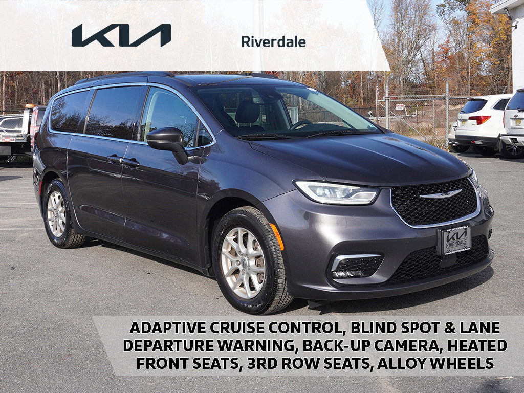 Used 2022 Chrysler Pacifica Touring-L FWD image 1
