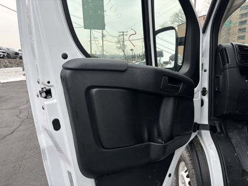 Used 2025 RAM ProMaster 2500 w/ Storage Group image 14