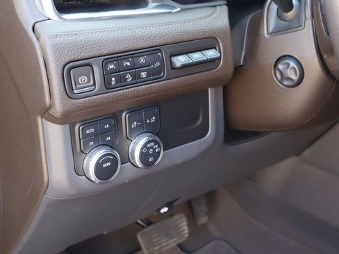 Used 2022 GMC Yukon XL Denali AWD/4WD image 26