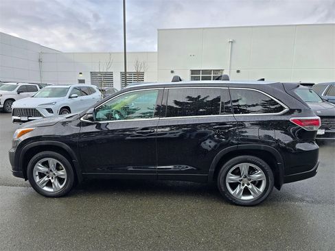 Used 2015 Toyota Highlander Limited Platinum image 2