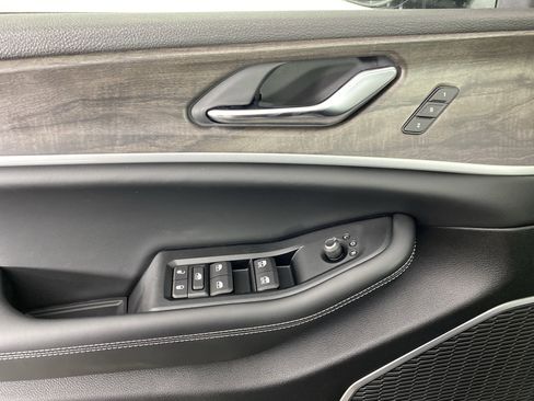 New 2026 Jeep Grand Cherokee Limited image 14