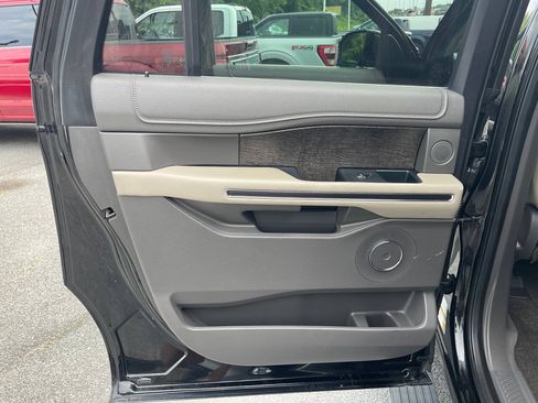 Used 2018 Ford Expedition Max Limited w/ Equipment Group 302A AWD/4WD image 24