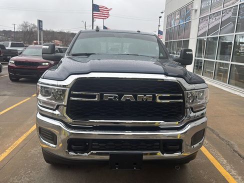 Used 2024 RAM 2500 Tradesman w/ Chrome Appearance Group image 2