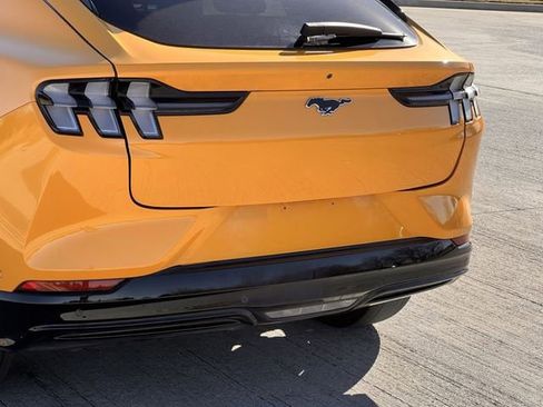 Used 2022 Ford Mustang Mach-E Premium image 6