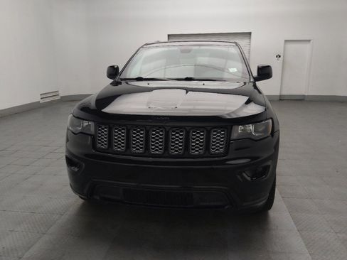 Used 2017 Jeep Grand Cherokee Altitude AWD/4WD image 15