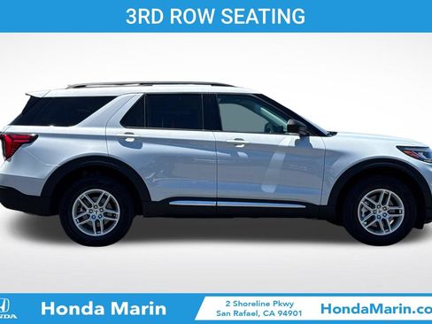 Used 2025 Ford Explorer Active AWD/4WD image 3