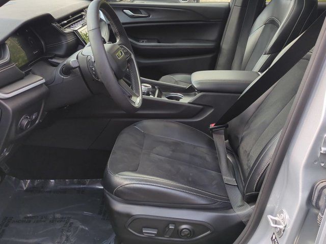 Used 2024 Jeep Grand Cherokee Altitude AWD/4WD image 11