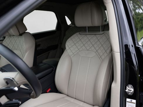Used 2021 Bentley Bentayga w/ First Edition Specification AWD/4WD image 14