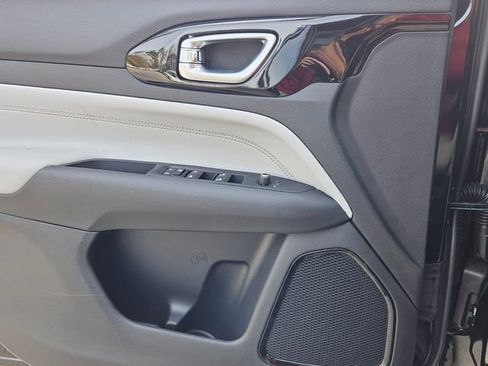 New 2026 Jeep Compass Limited image 12