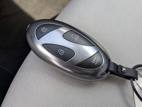 Used 2025 Hyundai Tucson SE image 29