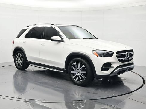 Used 2024 Mercedes-Benz GLE 450 4MATIC image 3