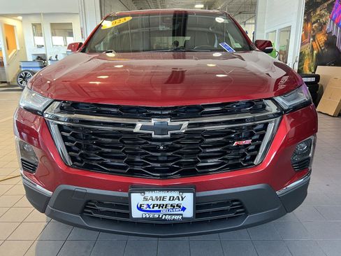 Used 2023 Chevrolet Traverse RS AWD/4WD image 2