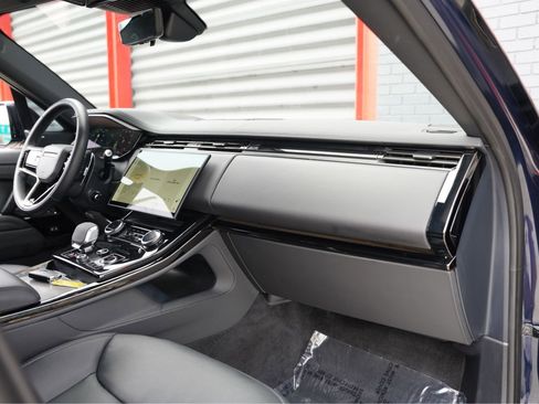 Used 2023 Land Rover Range Rover Sport SE Dynamic AWD/4WD image 16