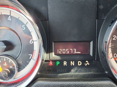 Used 2016 Dodge Grand Caravan SXT image 15