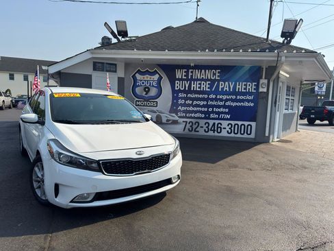 Used 2017 Kia Forte S w/ S Technology Package FWD image 1