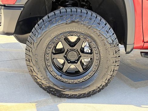 Used 2024 GMC Sierra 1500 AT4X w/ AT4X AEV Edition AWD/4WD image 9