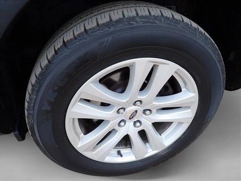 Used 2019 Ford Explorer XLT w/ Equipment Group 202A image 7