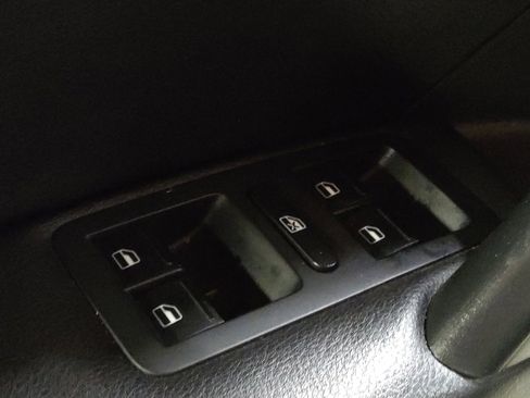 Used 2015 Volkswagen Passat 1.8T S image 27