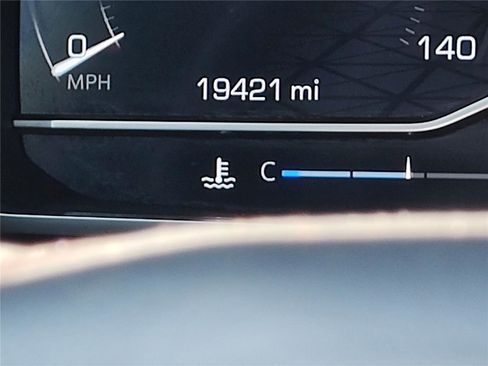 Used 2024 GMC Yukon AT4 w/ Technology Package image 34