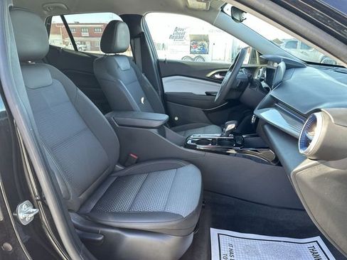 Used 2024 Chevrolet Trax LT image 28