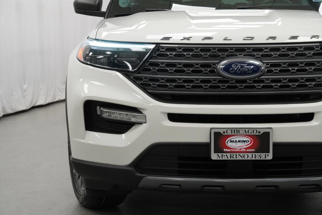 Used 2021 Ford Explorer XLT w/ Equipment Group 202A AWD/4WD image 11