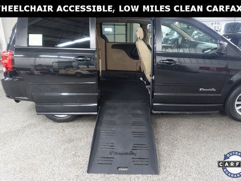 Used 2015 Dodge Grand Caravan SXT w/ UConnect Hands-Free Group image 21