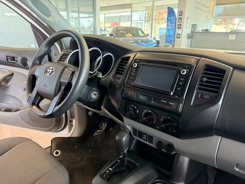 Used 2014 Toyota Tacoma 2WD Regular Cab image 22